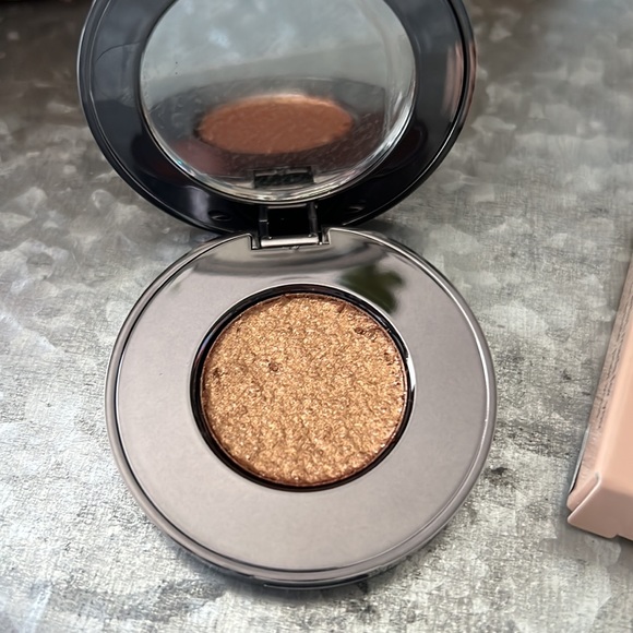 BNIB RÓEN Eyeshadow - Picture 4 of 7